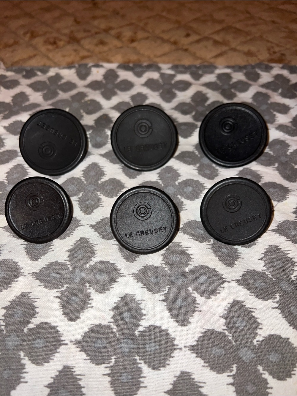 Le Creuset Black Silicone Replacement Knob Caps - Set of 6